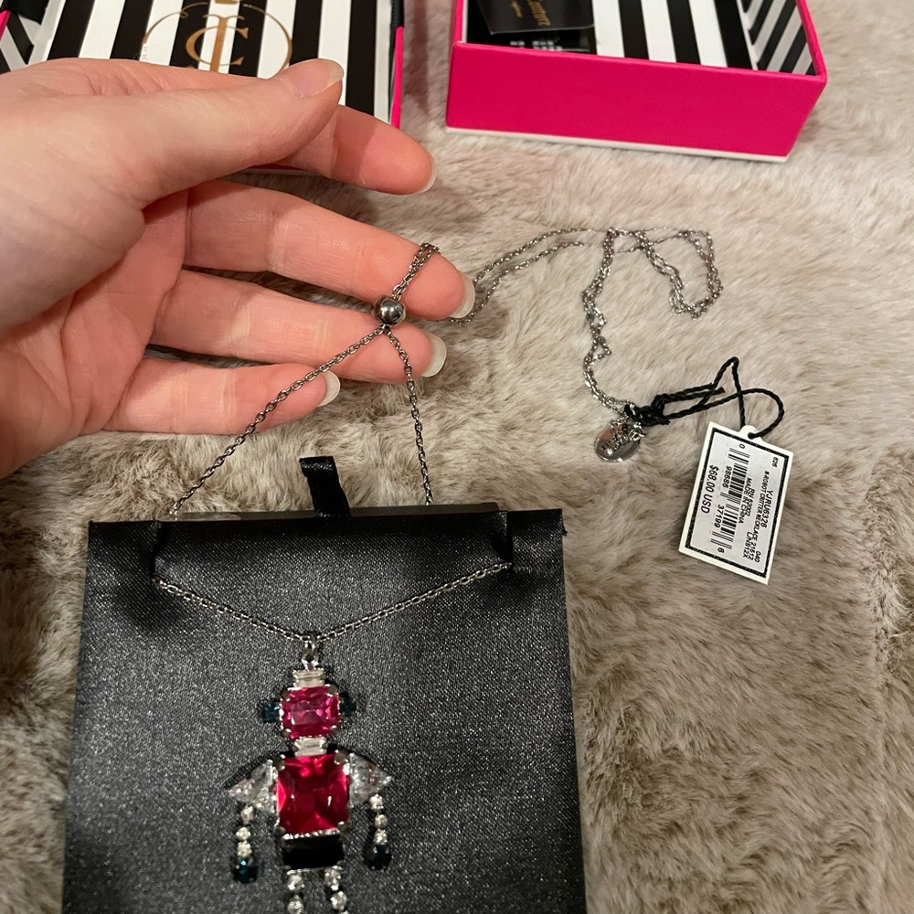 Adorable Juicy Couture Robot Necklace - Picture 9 of 10